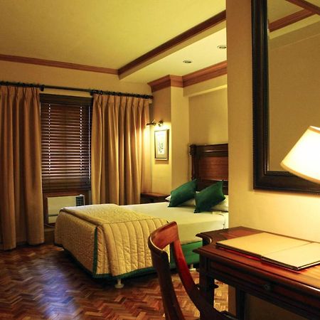 Herald Suites San Pedro Makati Exterior foto