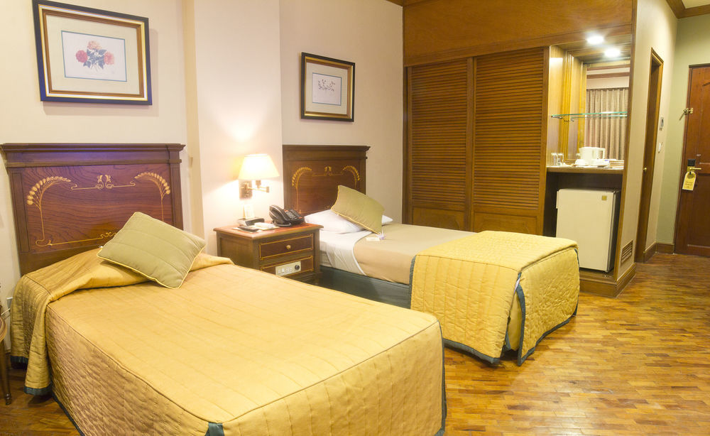 Herald Suites San Pedro Makati Exterior foto
